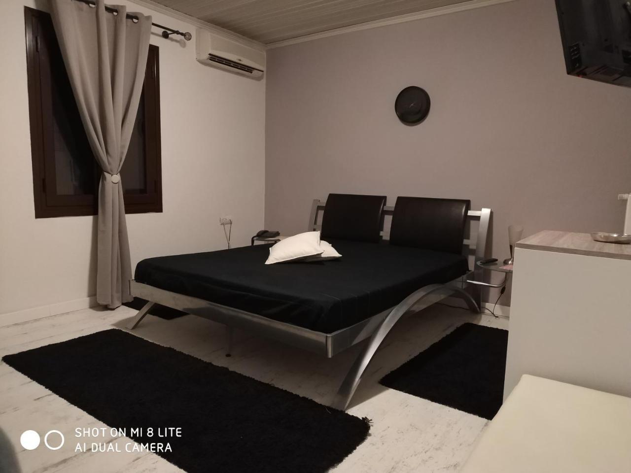 Oasi Hotel Loutraki  Exterior photo
